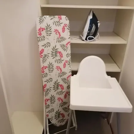 Keskustan Kaksio Parvekkeella, Ilmastoitu. * 萨翁林纳