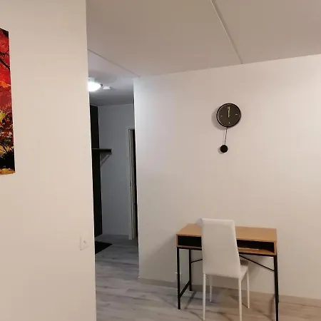 Apartment Keskustan Kaksio Parvekkeella, Ilmastoitu.