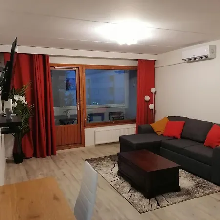 Keskustan Kaksio Parvekkeella, Ilmastoitu. 萨翁林纳